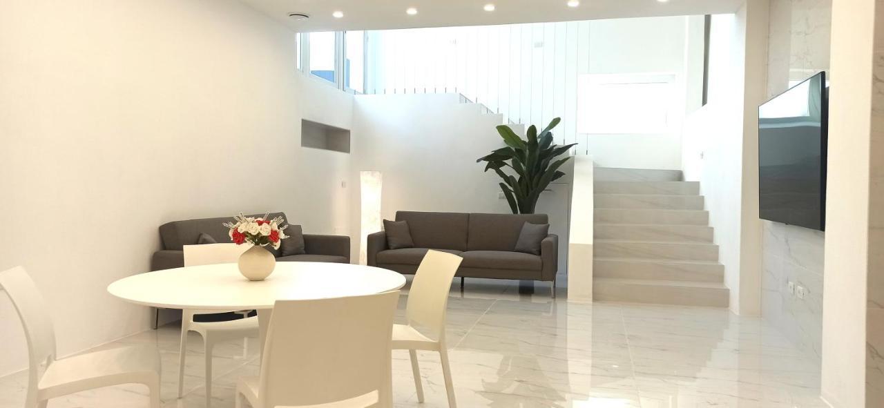 אורוסיי Elegant Basement Suite מראה חיצוני תמונה
