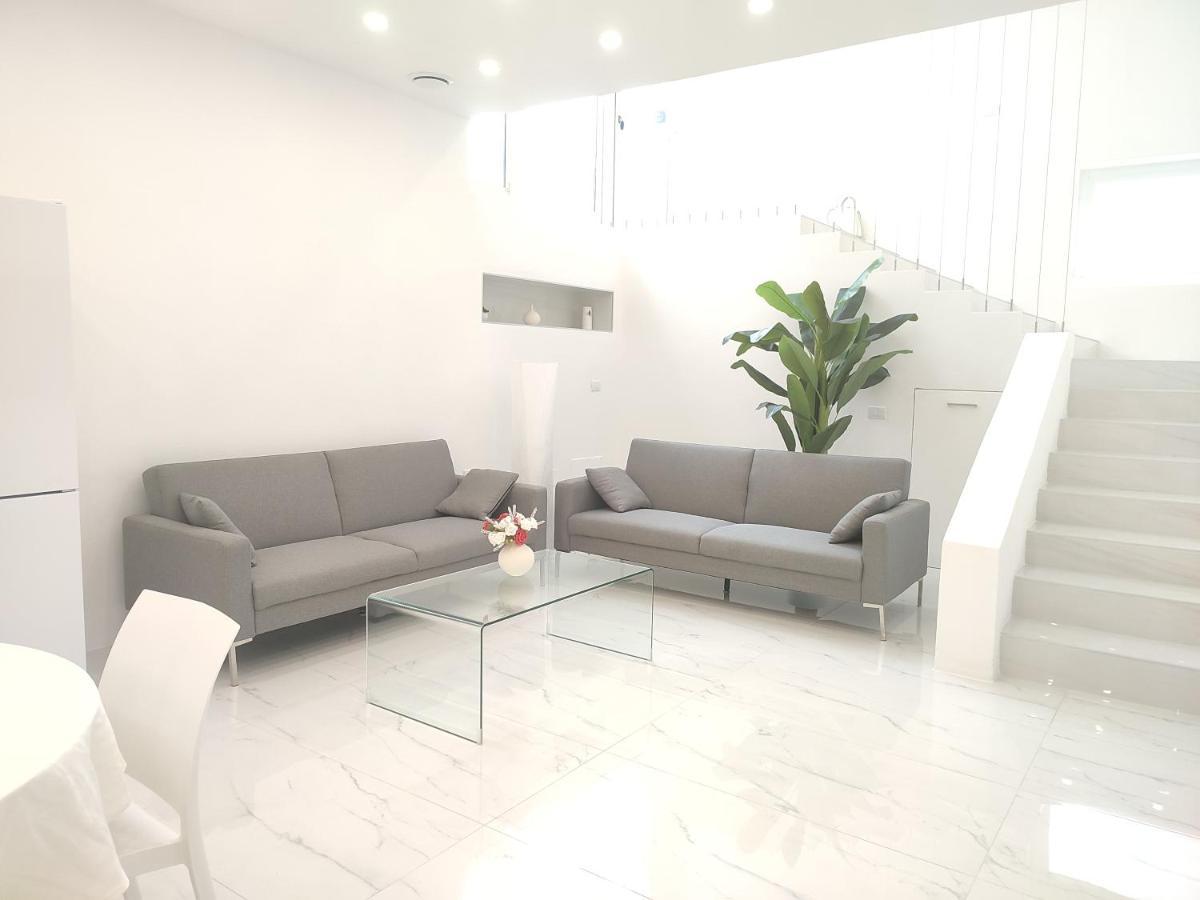 אורוסיי Elegant Basement Suite מראה חיצוני תמונה